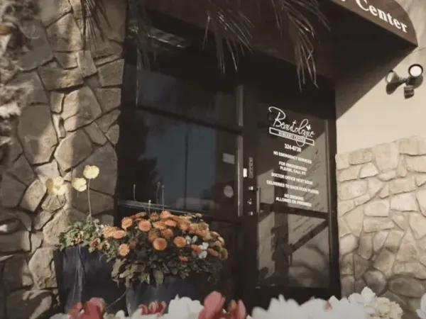 The entrance of Beautologie’s accredited surgery center in Bakersfield